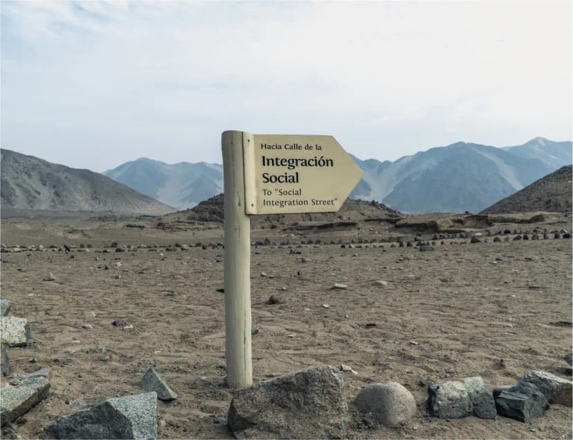 Visitors learning about 5000-year-old Caral civilization
